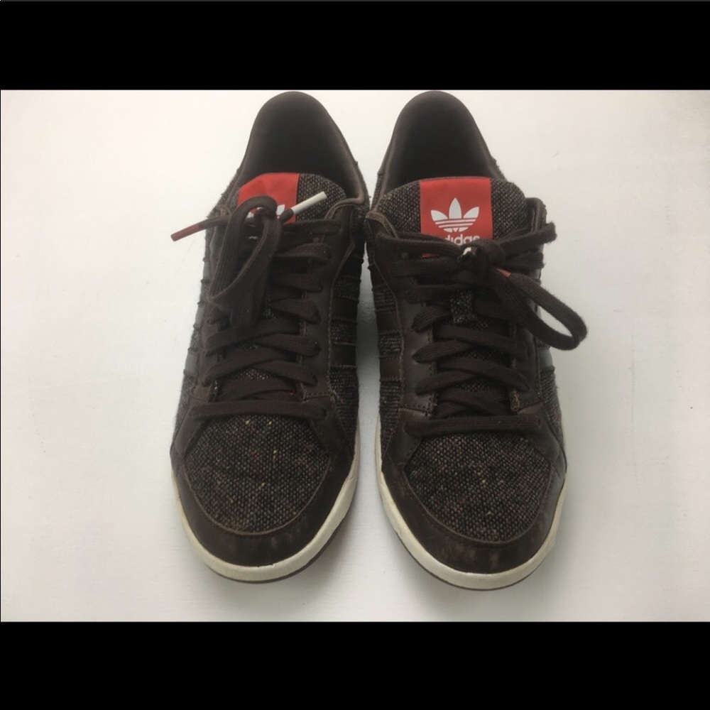 Like New!! ADIDAS sneakers